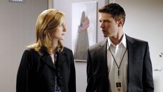 (L-R) Laura Linney as Kate Burroughs and Ryan Phillippe as Eric O'Neill in "Breach"