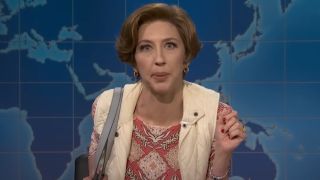 Dianne (Heidi Gardner) gives advice on Saturday Night Live's Weekend Update