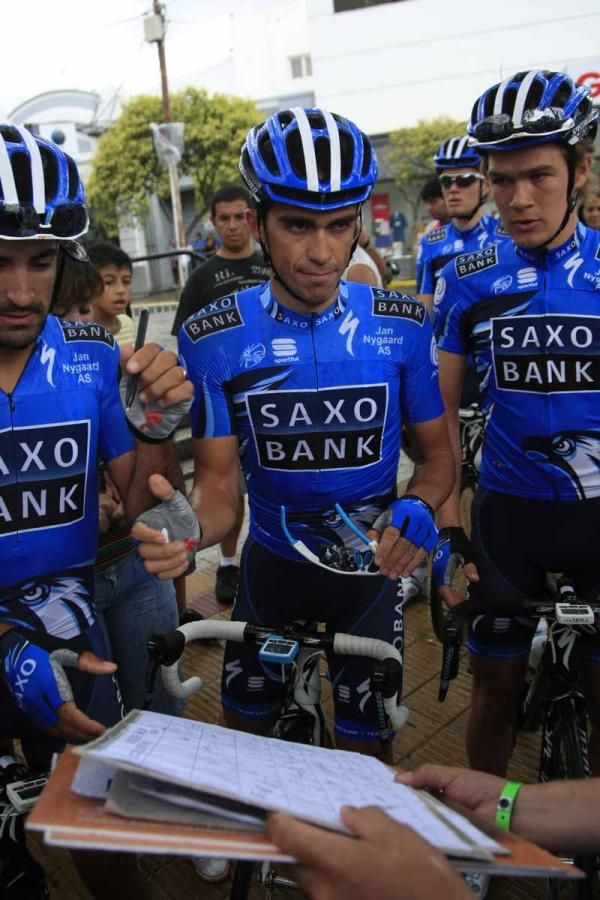 Alberto Contador (Saxo Bank) signs on