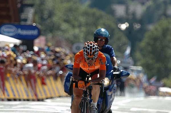 He came close a couple of kilometres from the top, but then bonked and lost a few seconds on the remaining uphill.