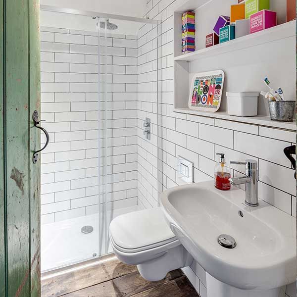 18 clever small bathroom ideas to maximise space | Homebuilding
