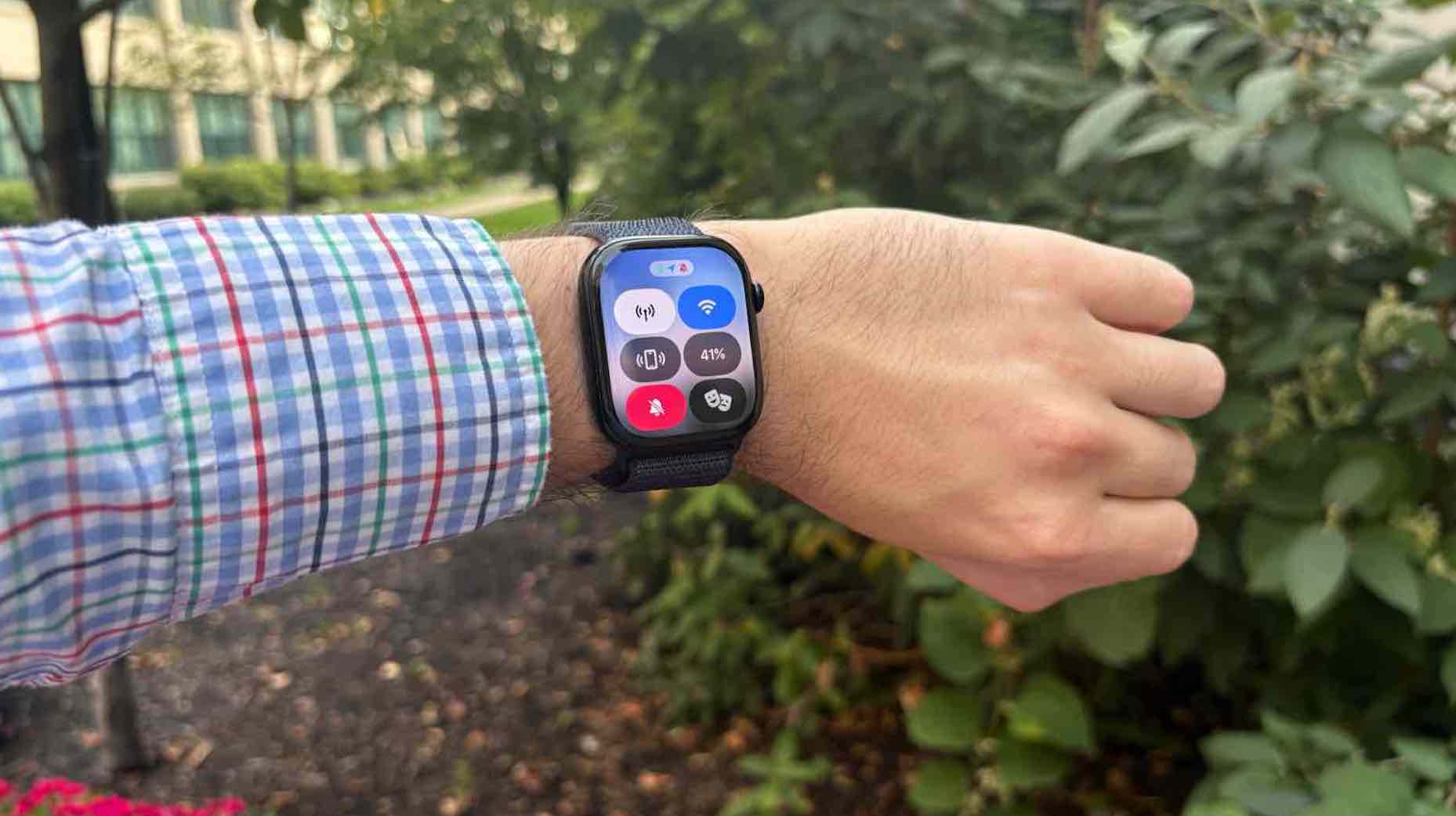 Apple Watch Series 10, Control Center
