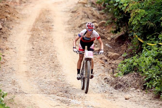 Lea Davison (Specialized Racing) en route to winning stage 2