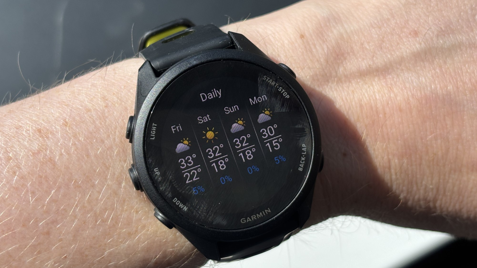 Garmin FOrerunner 170 showing a five-day forecast