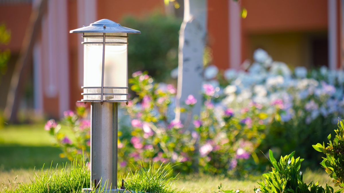 This Clever Outdoor Lighting Trend Is Quietly Replacing Harsh Floodlights This Summer – and It's Budget-Friendly!
