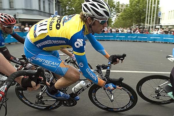 Brad Wiggins (Garmin-Slipstream) corners at the top of Lygon Street in Carlton during the final stage of the tour.