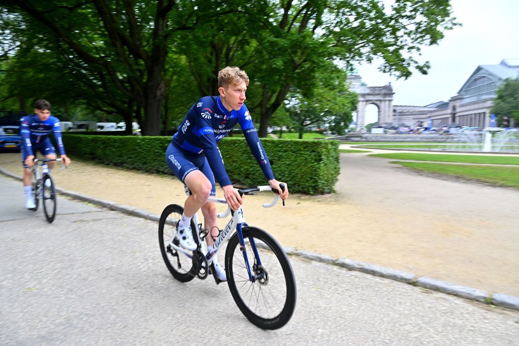 Riders at the start of the Brussels Cycling Classic 2024