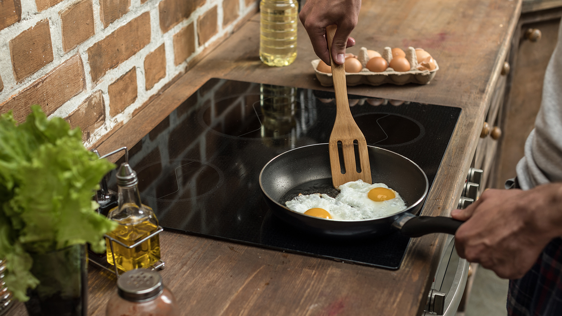 The 6 Best Induction Cooktops for 2023