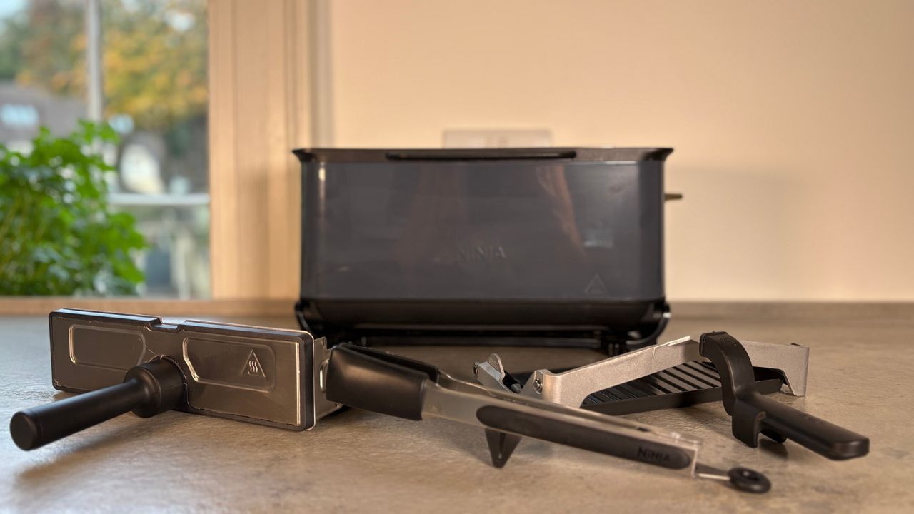 Testing the Ninja Foodi 3-in-1 Toaster Grill Panini Press on the counter