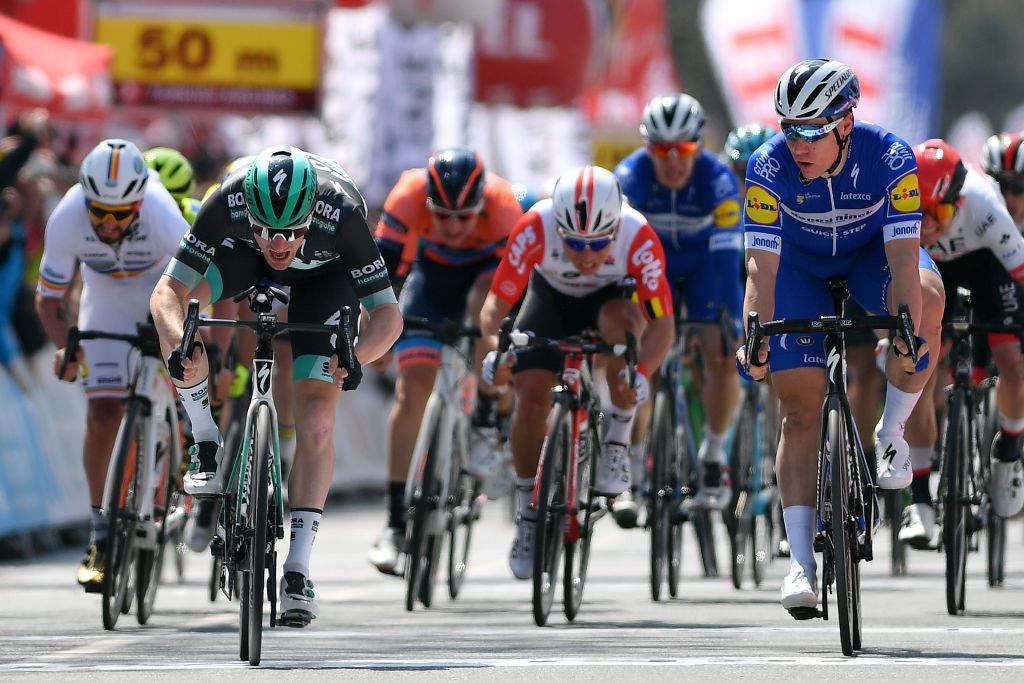 Sam Bennett (Bora-Hansgrohe) heads to victory