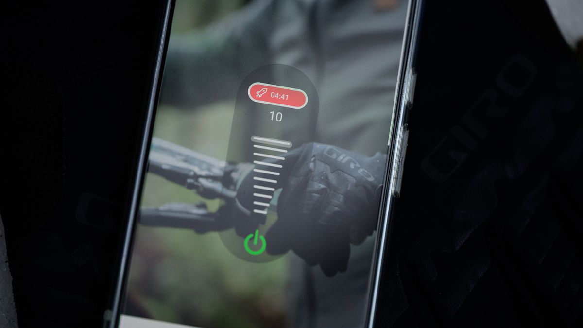 Giro Vulc Lightweight heated gloves detail of boost power in app