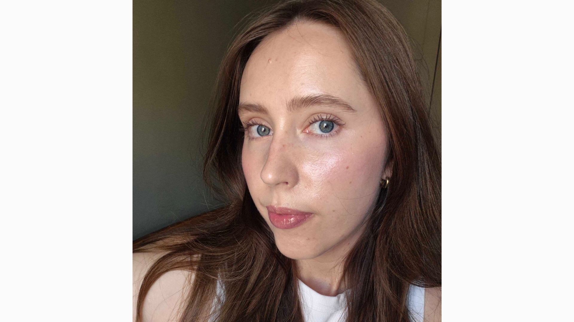 Naomi Jamieson wearing the Merit Beauty Clean Volume Mascara