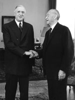 00000887b-De_Gaulle_and_Adenauer.jpg