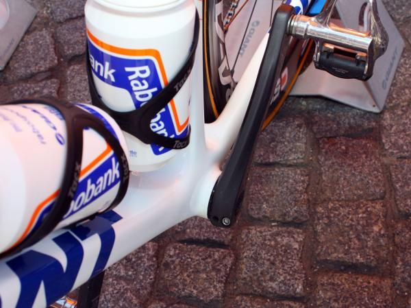 Rabobank's Giant TCR Advanced SL frames include press-fit bottom bracket cups.