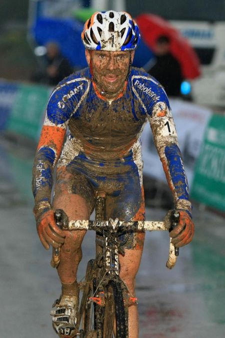 Bart Aernouts on his way to a win