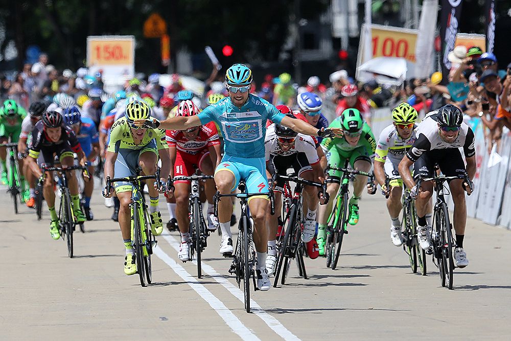 Andrea Guardini (Astana) wins stage 5 bunch sprint
