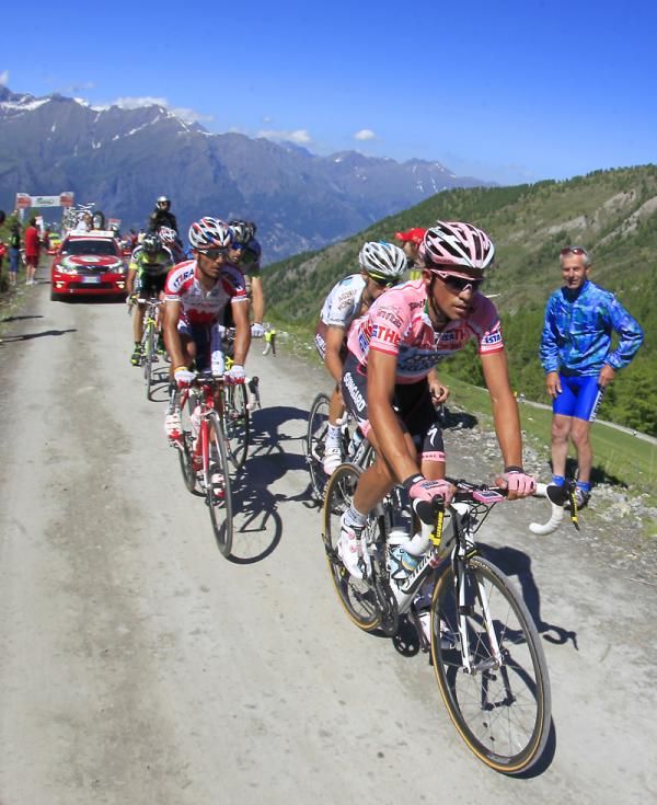 Alberto Contador (Saxo Bank) only had to mark moves