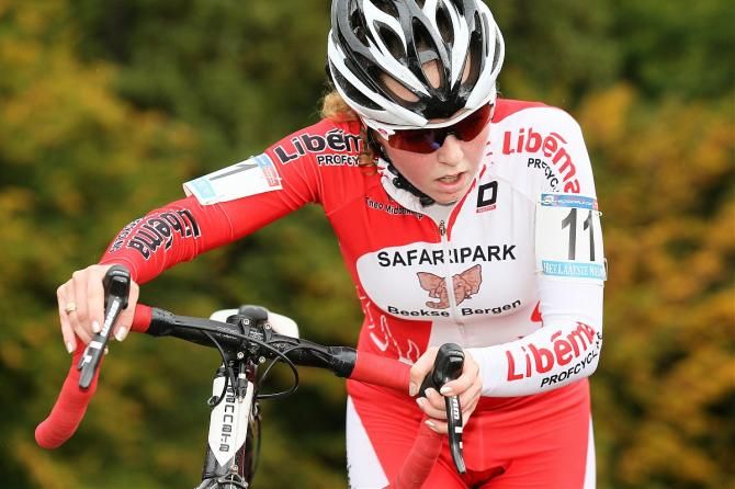 Lindy Van Anrooij finished one lap behind Vos.