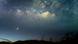 Stargazing guide: starry sky at night