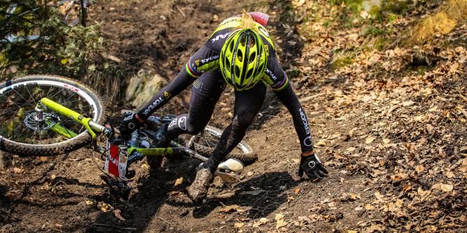 Irina Kalentieva crashes