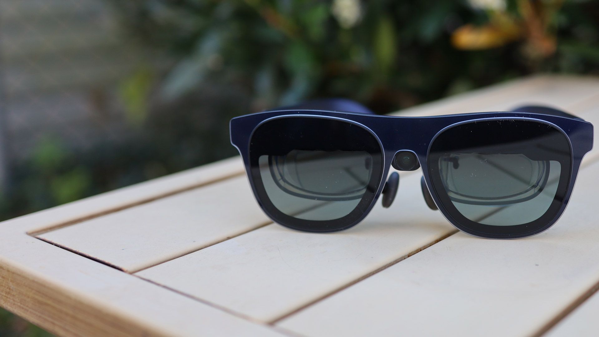 Saya menguji kacamata XR untuk mencari nafkah, dan aksesori seharga $35 ini wajib dibeli jika Anda benci betapa cepatnya baterai perangkat Anda terkuras.