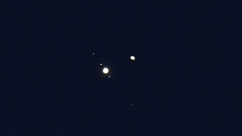 Rare 'great conjunction' of Jupiter and Saturn wows skywatchers around ...