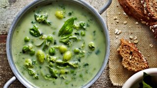 Low calorie vegetarian meals Soya bean and pea soup