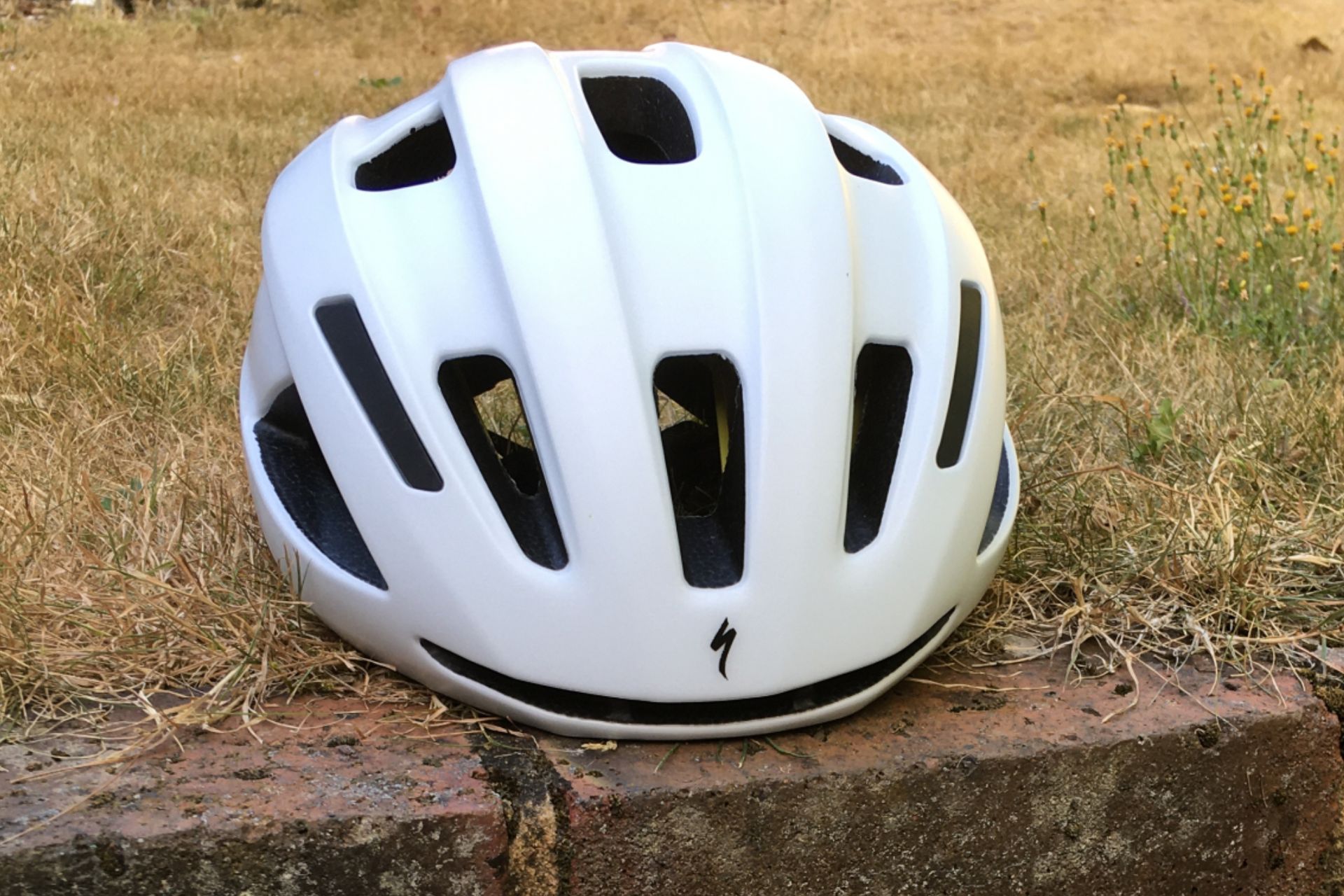 Image shows the Specialized Align II which is among the best commuter bike helmets