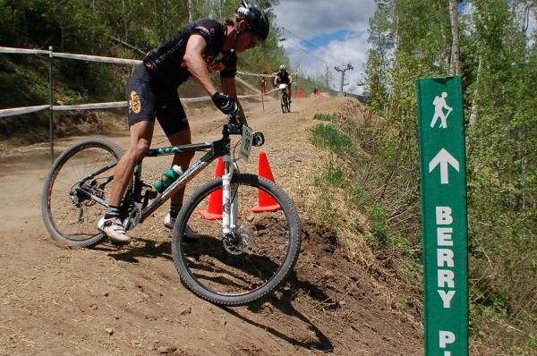 Jay Henry races to third place.
