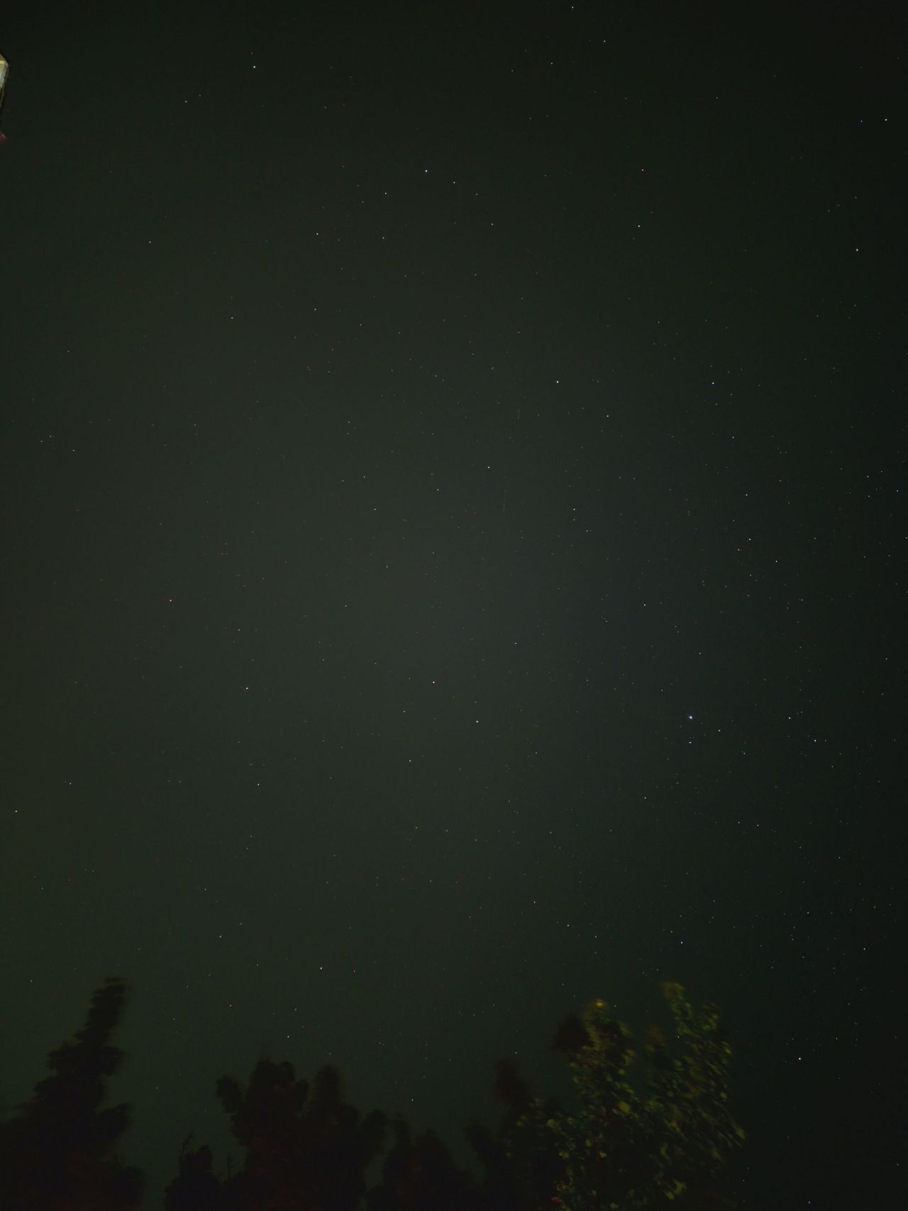 Galaxy Z Flip 7 astrophotography sample.