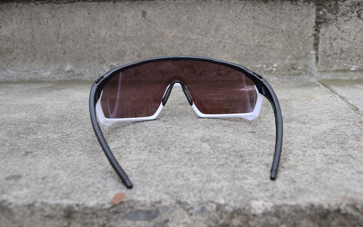 The frame has a two-tone white and black finish