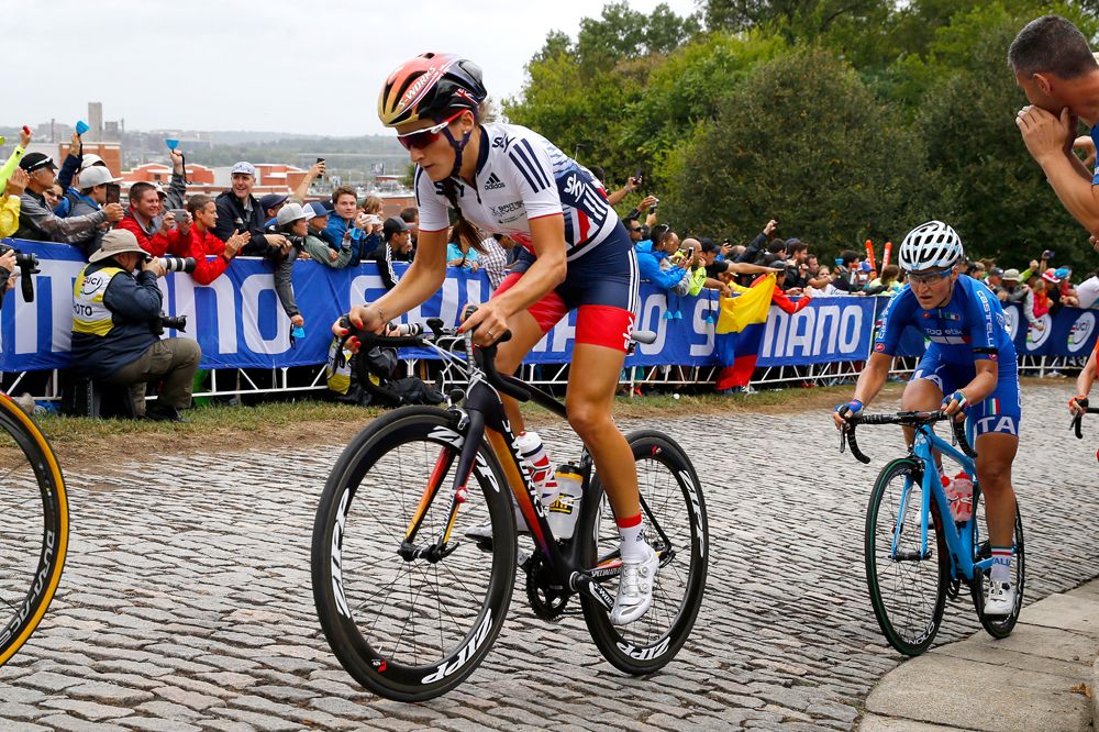 Elizabeth Armitstead (Great Britain) on the attack