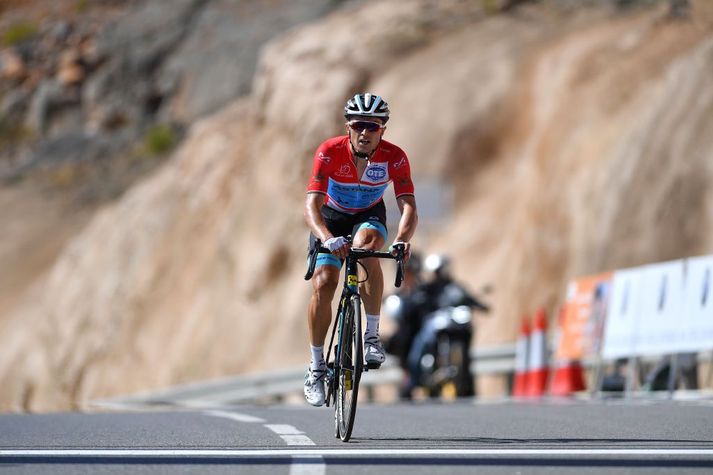 Alexey Lutsenko rides to the line on Green Mountain