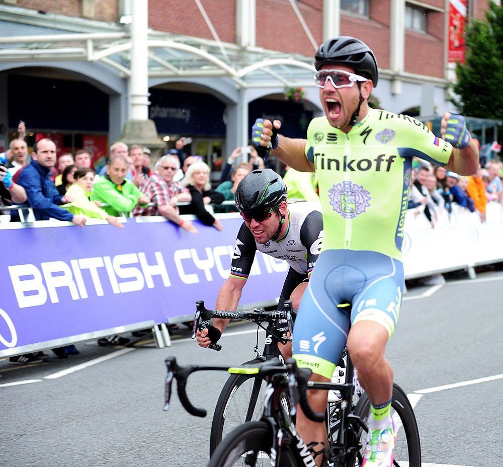 Adam Blythe wins the 2016 British road race title