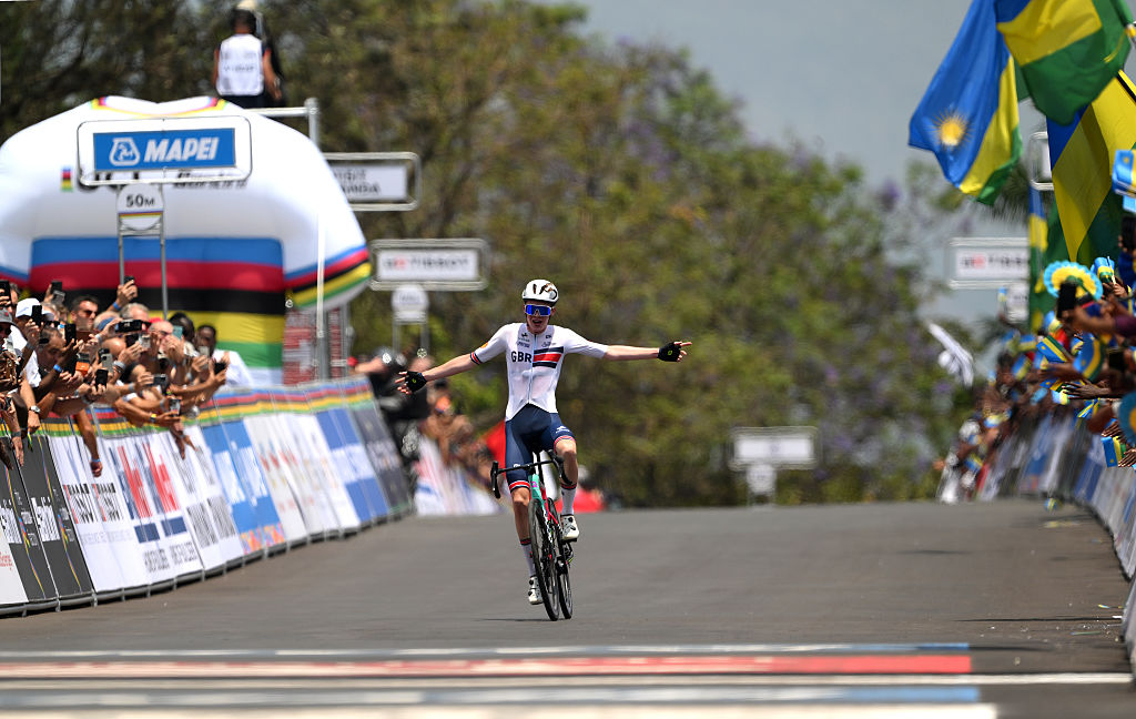 2025 Road World Championships: Harry Hudson wins the junior men&#039;s road race