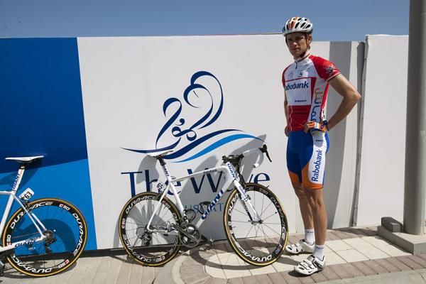 Race leader Theo Bos (Rabobank) awaits the start of stage 2.