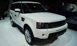 Image of white Range Rover e