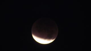 Total lunar eclipse photos from Phoenix, Ariz., by Charles Jones