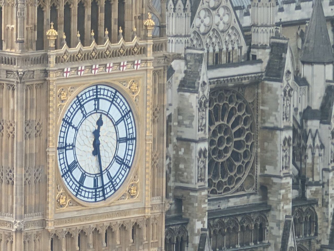 iPhone 15 Pro Max vs. Galaxy S24 Ultra vs. Pixel 8 Pro London Eye photos