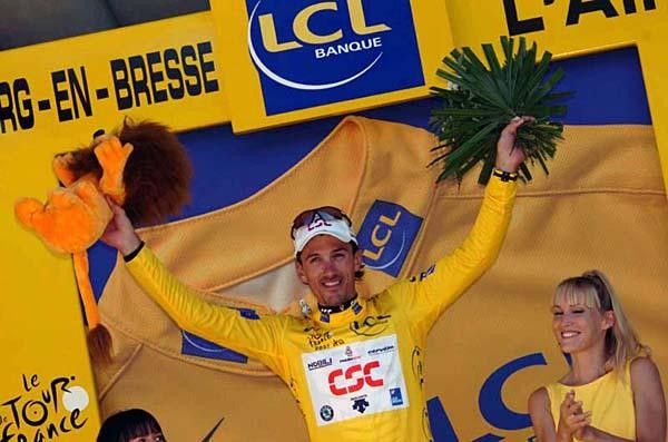 Cancellara gets a lion for his daughter, who made a surprise visit with the rest of the family