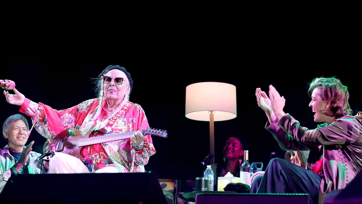  Joni Mitchell (L) and Brandi Carlile perform in concert during &quot;Joni Jam&quot; honoring Joni Mitchell at Gorge Amphitheatre on June 10, 2023 in George, Washington