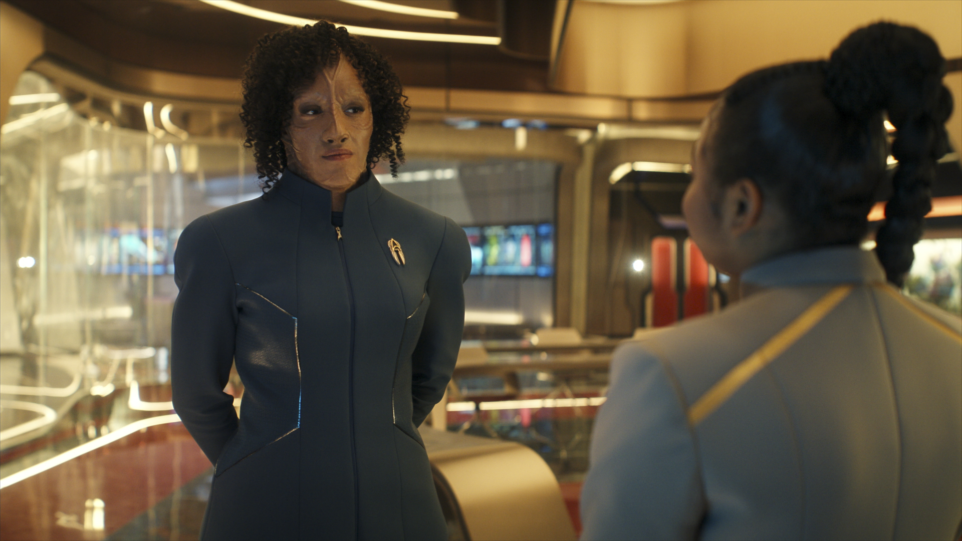 L-R: Tawny Newsome as Illa Dax and Kerrice Brooks as SAM in season 1, episode 5, of Star Trek: Starfleet Academy streaming on Paramount+. Photo Credit: Paramount+