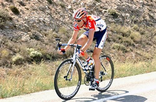 Soon after peace was restored, Koos Moerenhout (Davitamon-Lotto) has a go off the front.