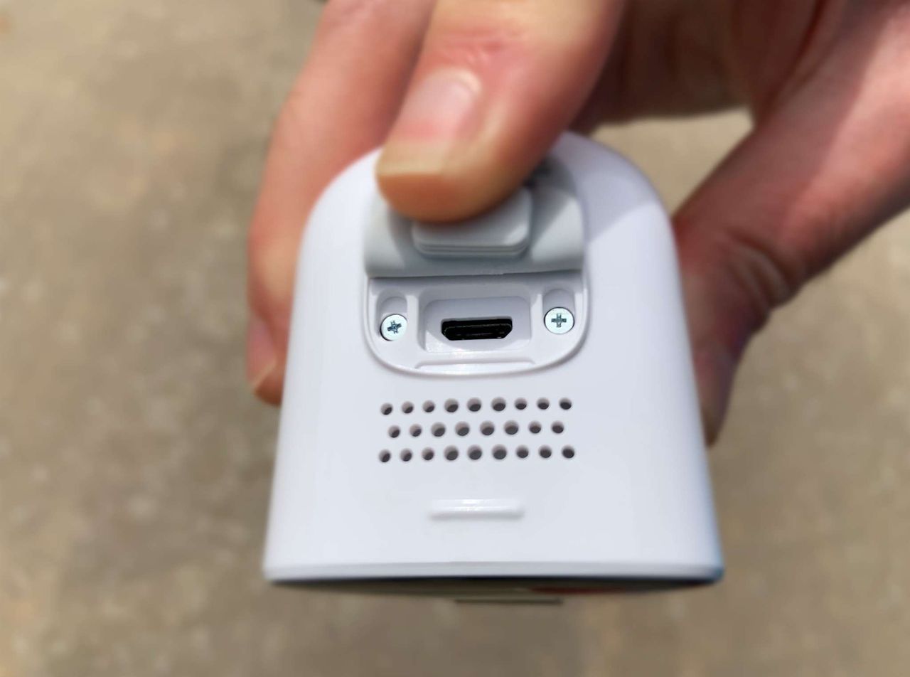 eufyCam 2C camera charging port