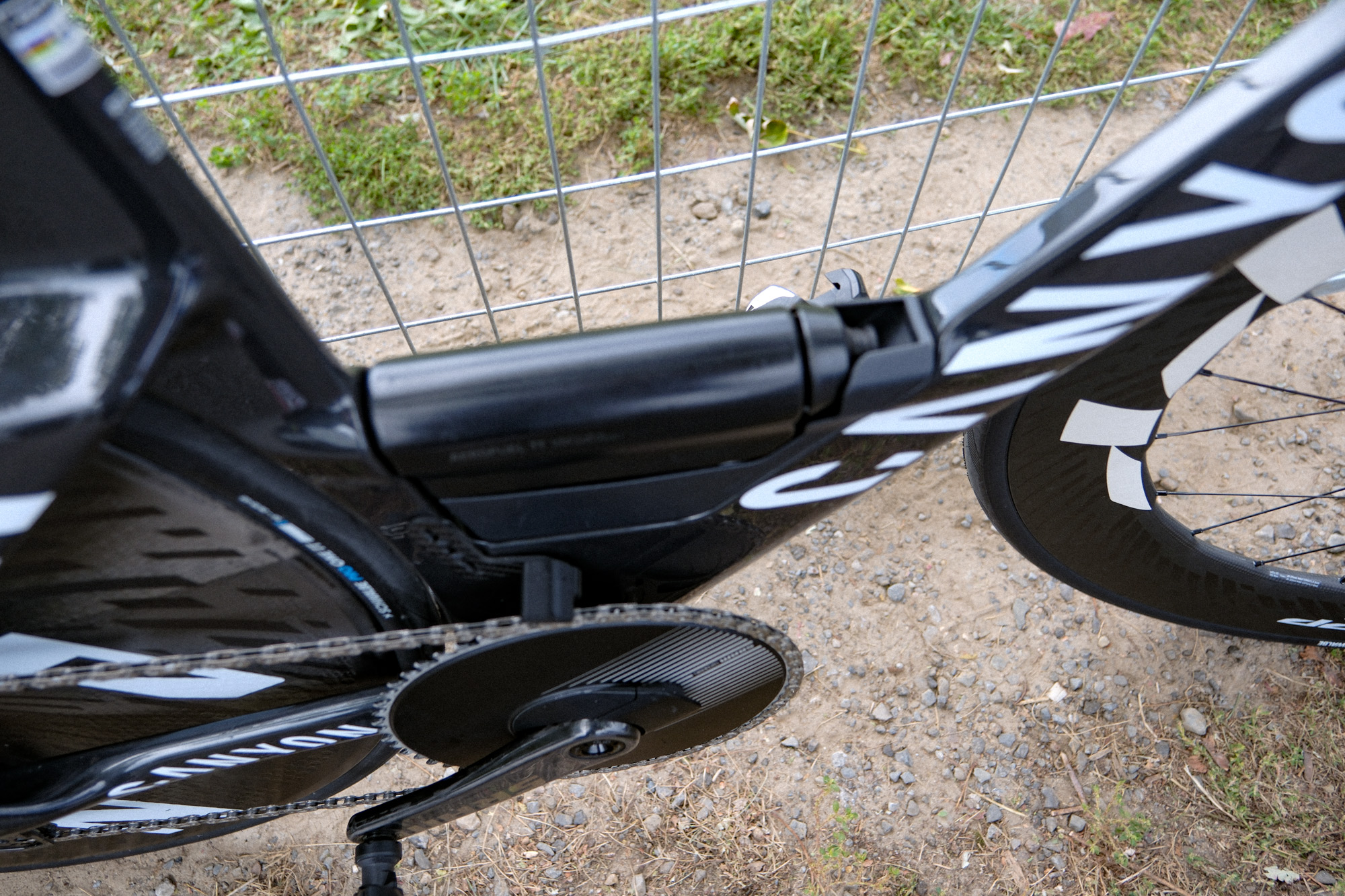 The integrated water bottle of the new Canyon Speedmax CFR