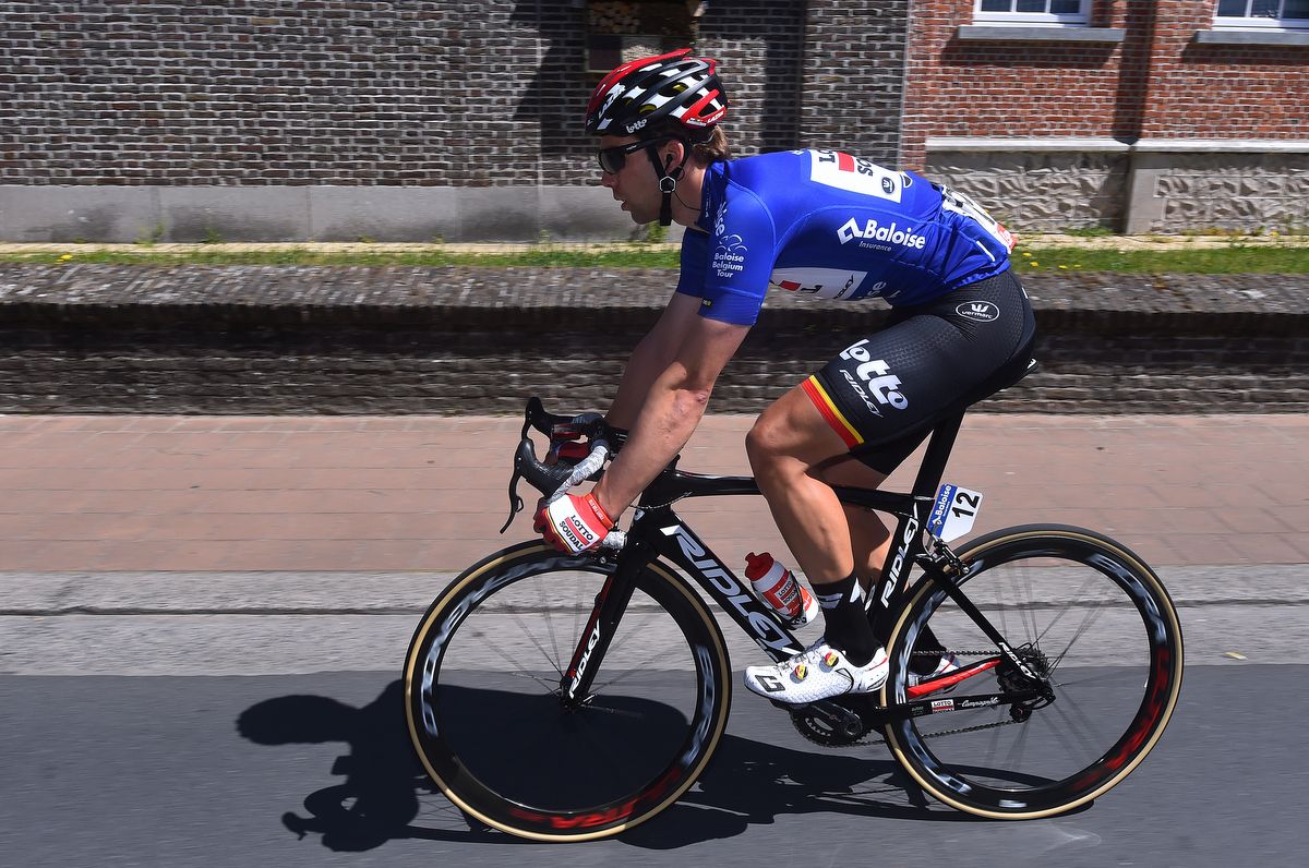 Jens Debusschere (Lotto Soudal) wearing the points jersey on loan