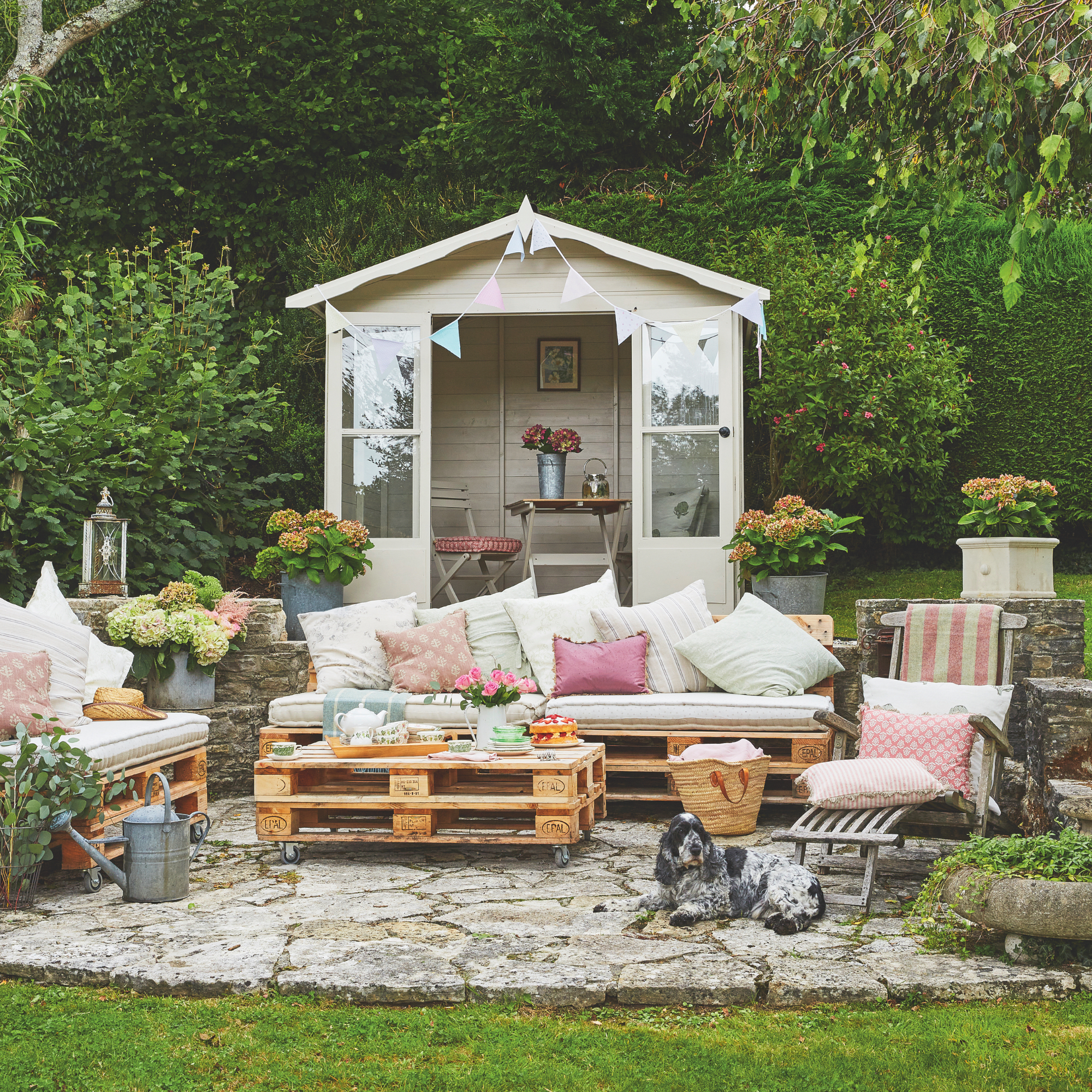 Pallet shop garden sofa