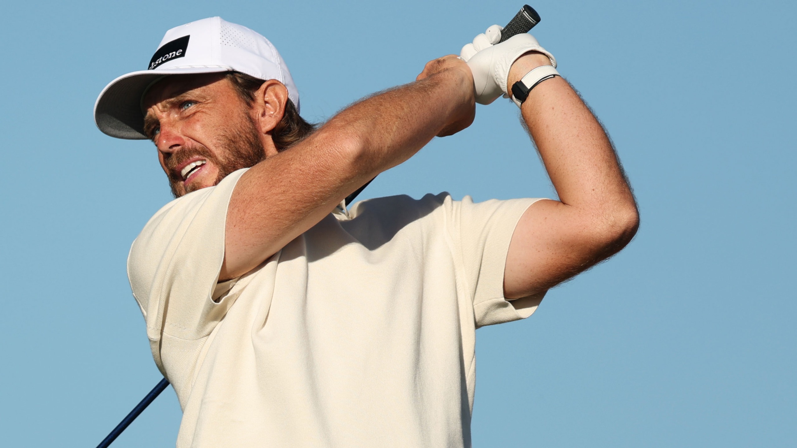 Tommy Fleetwood has withdrawn from the Open de France before the start of the third round at Le Golf National 