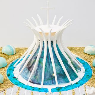 cake model with cross
