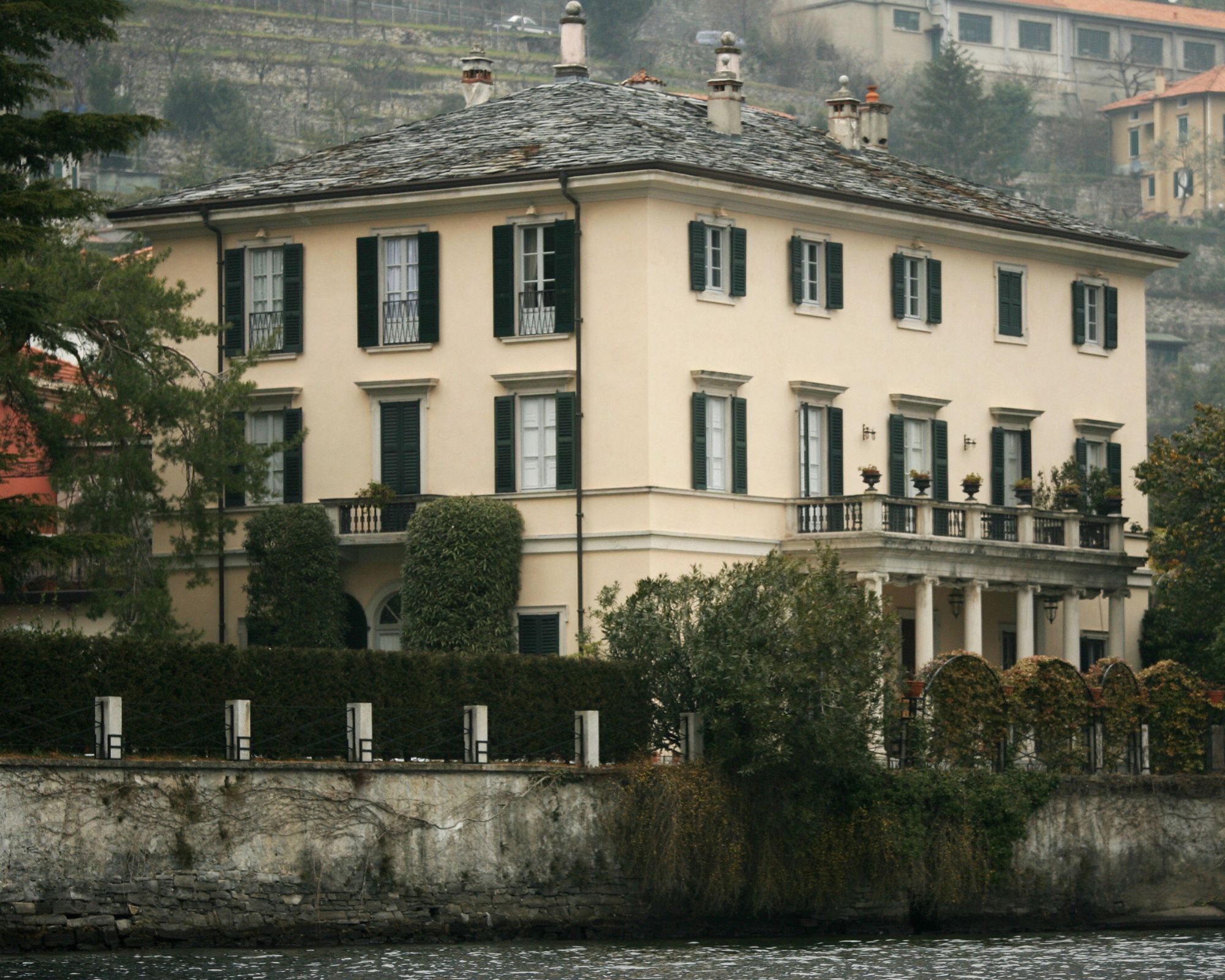 amal and george clooney's lake como house